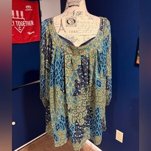 Women’s plus size airy blouse